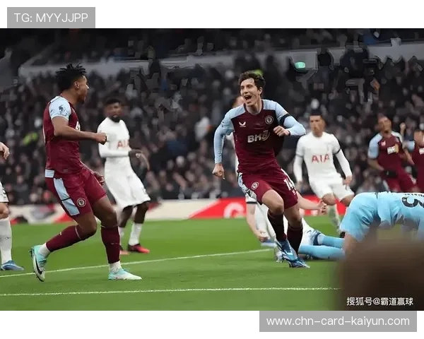 英超热刺右路传中引发混战,比分被改写